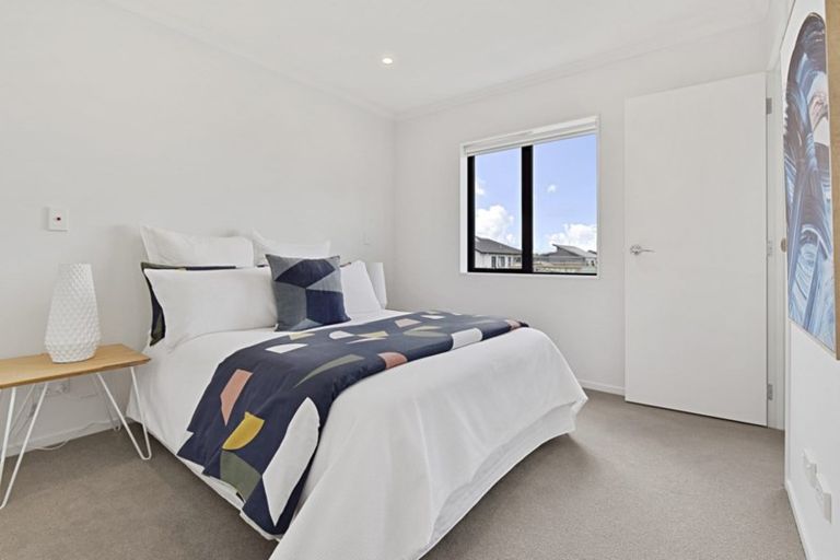 Photo of property in 22 Pepene Avenue, Takanini, 2112