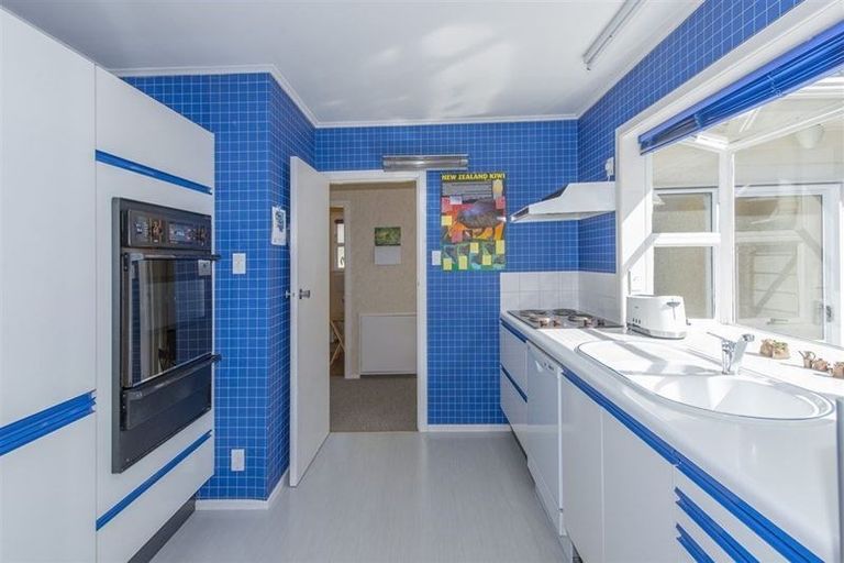 Photo of property in 127 Parkvale Road, Karori, Wellington, 6012