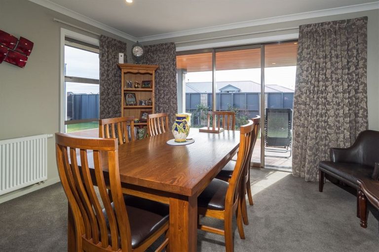 Photo of property in 17 Whiteoak Grove, Tinwald, Ashburton, 7700