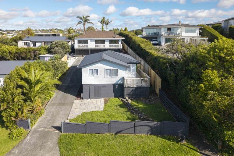 Photo of property in 47 Amorino Drive, Red Beach, 0932