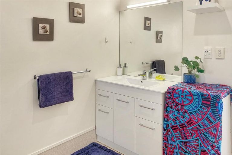 Photo of property in 3/66 Kawaha Point Road, Kawaha Point, Rotorua, 3010