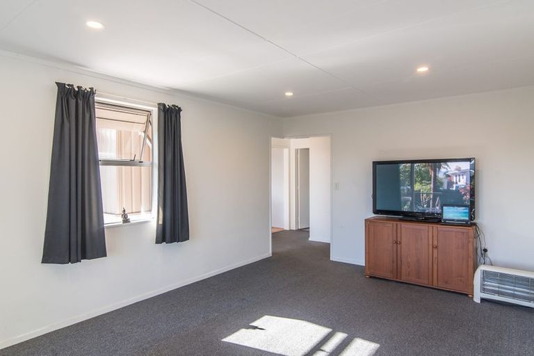 Photo of property in 84 Aorangi Road, Paraparaumu, 5032