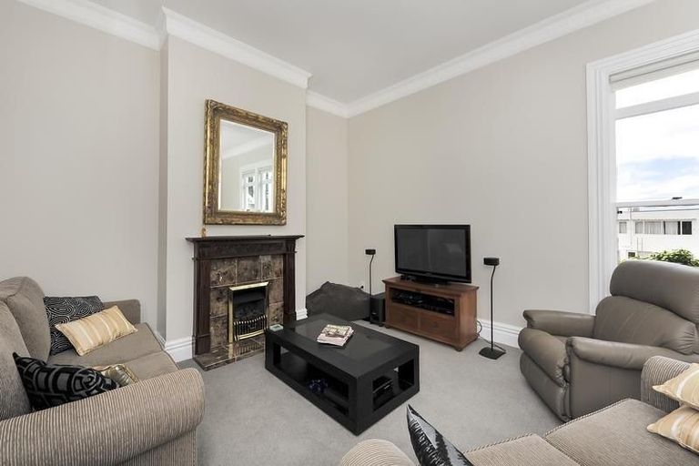 Photo of property in 1/17 Clifton Terrace, Kelburn, Wellington, 6012