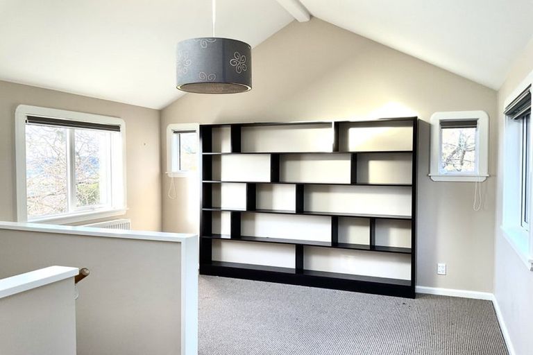 Photo of property in 1b Wadestown Road, Wadestown, Wellington, 6012