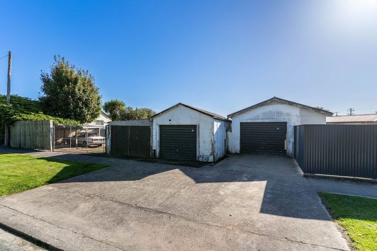 Photo of property in 2 Queen Street, Milton, 9220