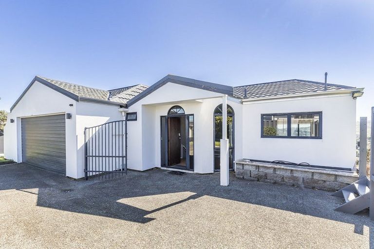 Photo of property in 27 Eskdale Road, Papakowhai, Porirua, 5024