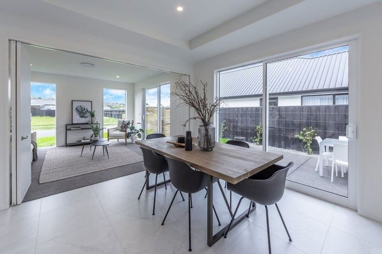 Photo of property in 23 Irvines Track, Halswell, Christchurch, 8025