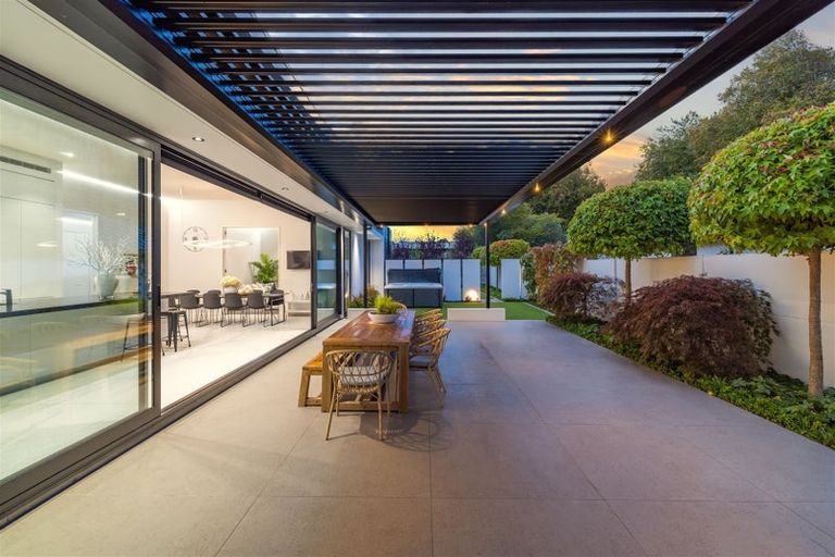 Photo of property in 31 Waiwetu Street, Fendalton, Christchurch, 8052