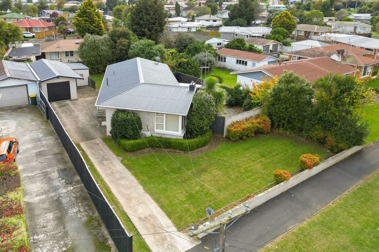 Photo of property in 90 Mount View Road, Melville, Hamilton, 3206