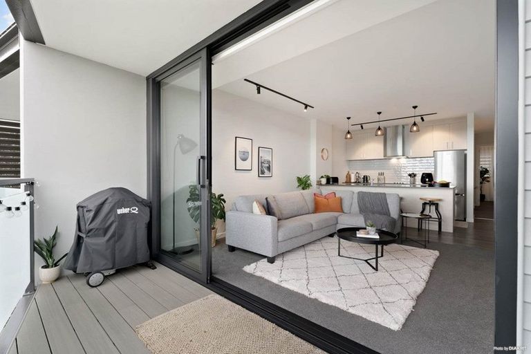 Photo of property in 10/4161 Great North Road, Glen Eden, Auckland, 0602