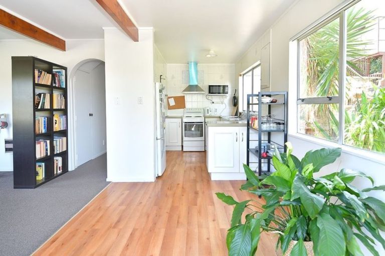 Photo of property in 1/70 Glamorgan Drive, Torbay, Auckland, 0630