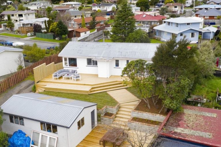 Photo of property in 76 Hampden Street, Picton, 7220