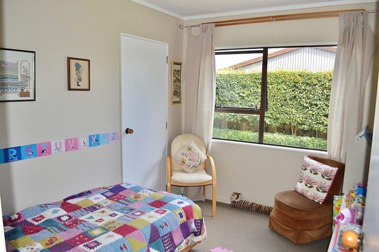 Photo of property in 11 Renata Road, Otaki, 5512