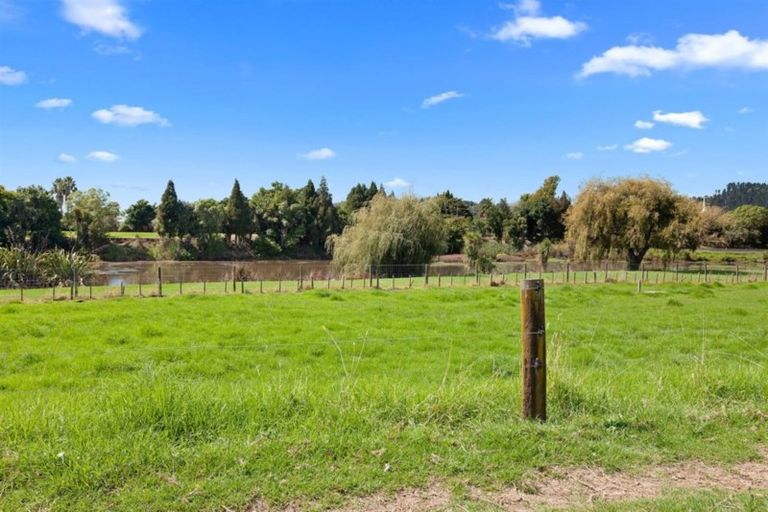 Photo of property in 33 Edgewater Grove, Whakatane, 3120