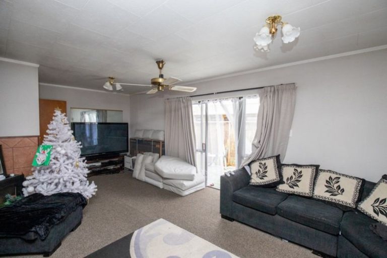 Photo of property in 14 Miller Place, Ngatea, 3503