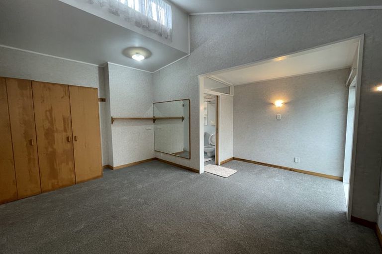 Photo of property in 50 Eugenia Rise, Totara Heights, Auckland, 2105