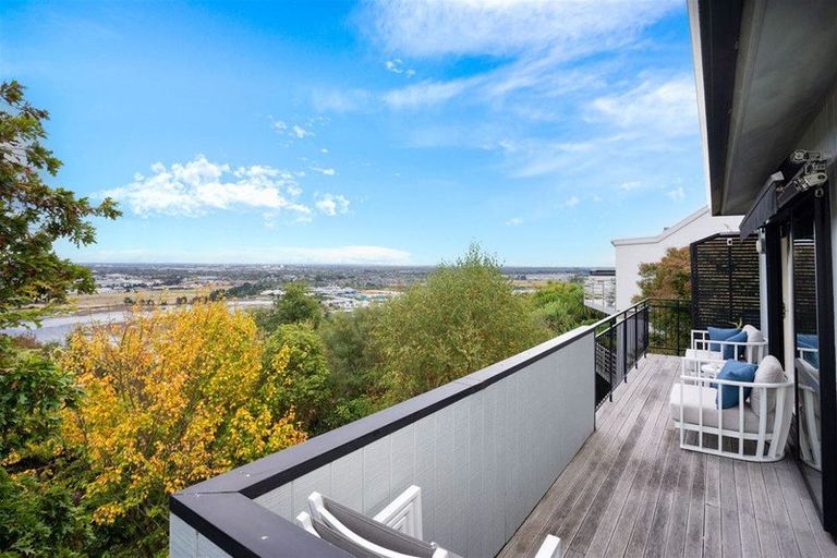 Photo of property in 106 Cannon Hill Crescent, Mount Pleasant, Christchurch, 8081