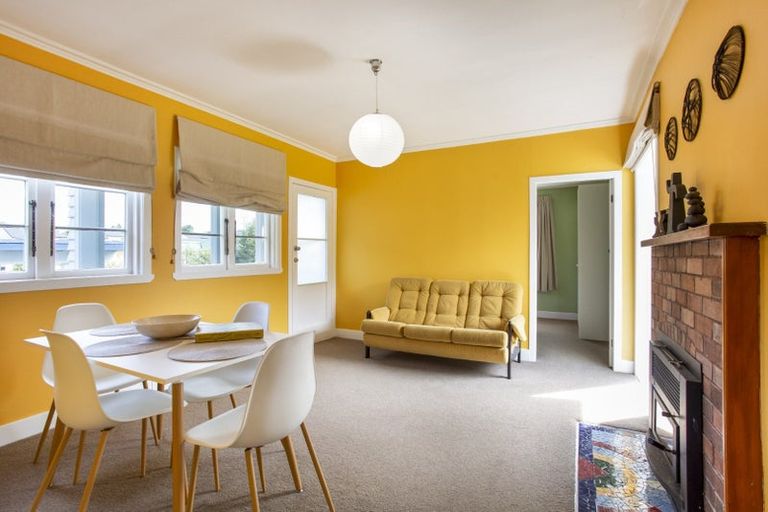 Photo of property in 17 Pine Street, New Lynn, Auckland, 0600