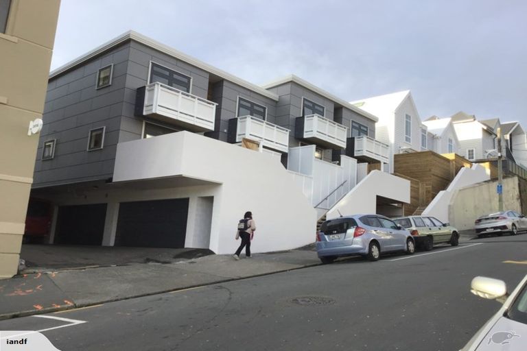Photo of property in Pirie Street Townhouses, 15/35 Pirie Street, Mount Victoria, Wellington, 6011