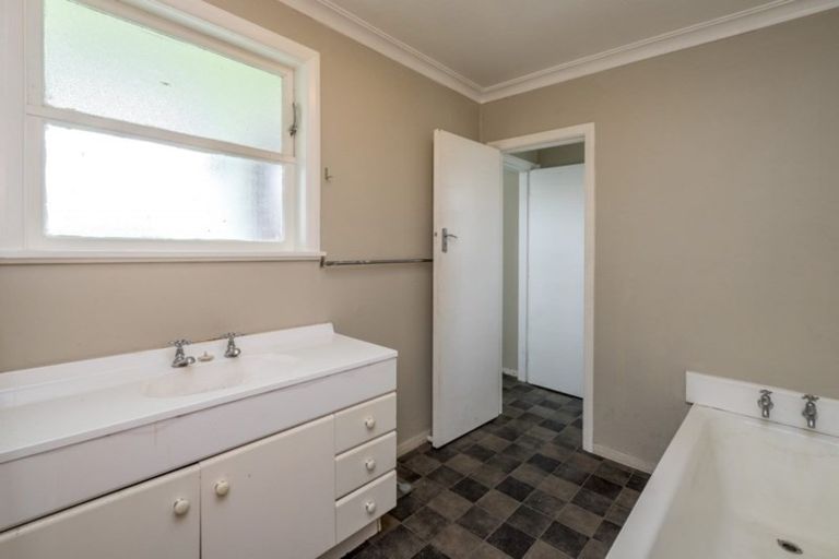 Photo of property in 10 Clyde Street, Levin, 5510