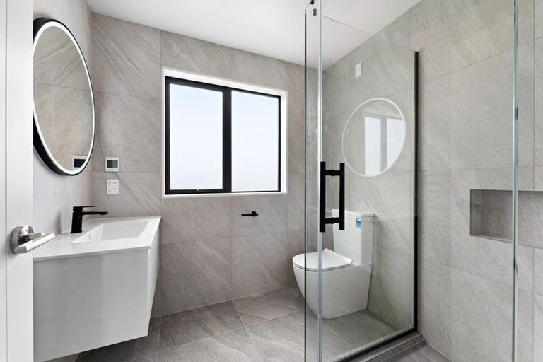 Photo of property in 27 Kotuitui Drive, Wainui, 0992