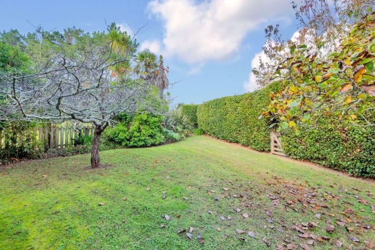 Photo of property in 22 James Mcleod Road, Shelly Beach, Helensville, 0874