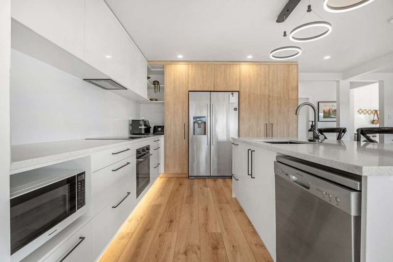 Photo of property in 20 Valley Road, Pukekohe, 2120