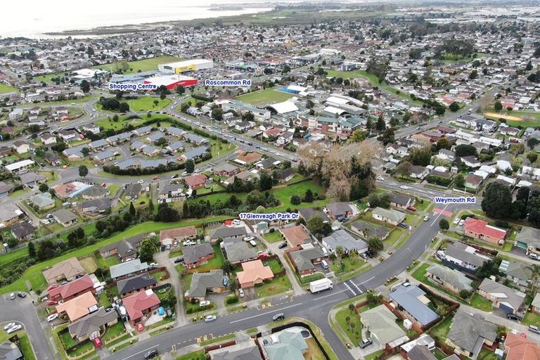 Photo of property in 17 Glenveagh Park Drive, Weymouth, Auckland, 2103
