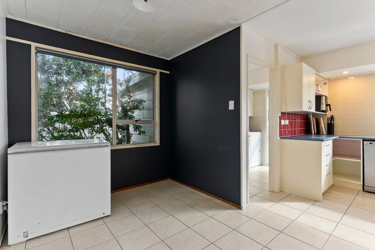 Photo of property in 9 Pankhurst Place, Sunnyvale, Auckland, 0612