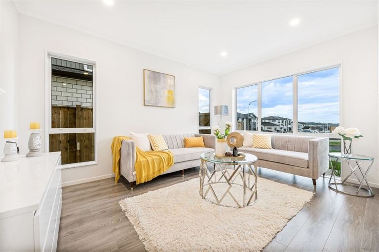 Photo of property in 21 Lime Hill Rise, Flat Bush, Auckland, 2019