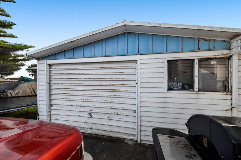 Photo of property in 2 Newbury Place, Waitara, 4320