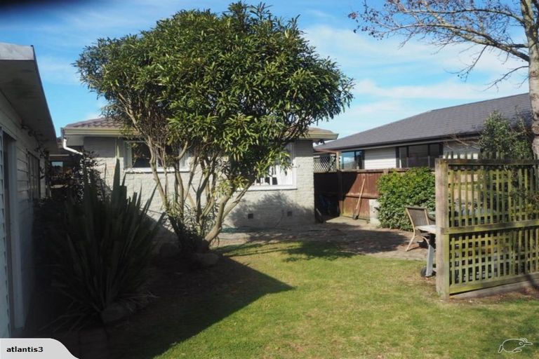 Photo of property in 120 Inwoods Close, Parklands, Christchurch, 8083