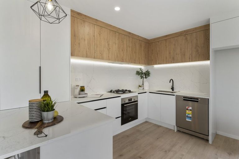 Photo of property in 33a Patons Road, Howick, Auckland, 2014