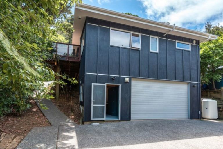 Photo of property in 17 Glen Brook Road, Omiha, Waiheke Island, 1081