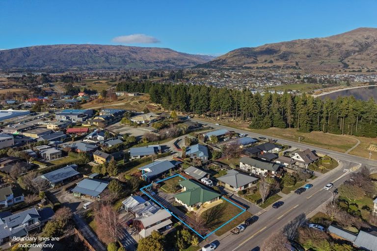 Photo of property in 7 Kings Drive, Wanaka, 9305