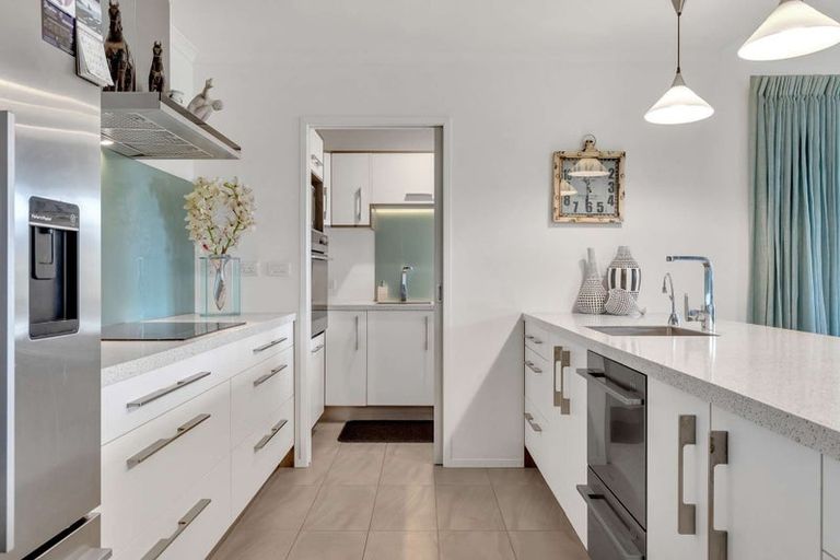 Photo of property in 20 Roseberry Place, Whitianga, 3510