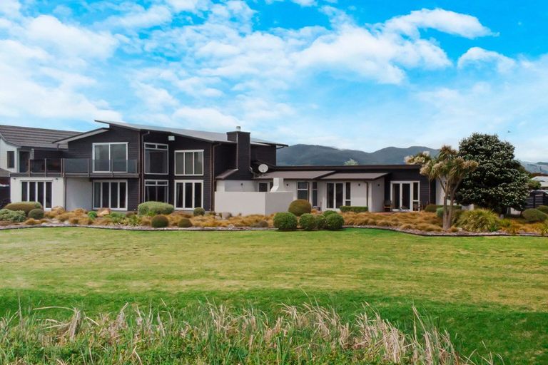 Photo of property in 299 Manly Street, Paraparaumu Beach, Paraparaumu, 5032