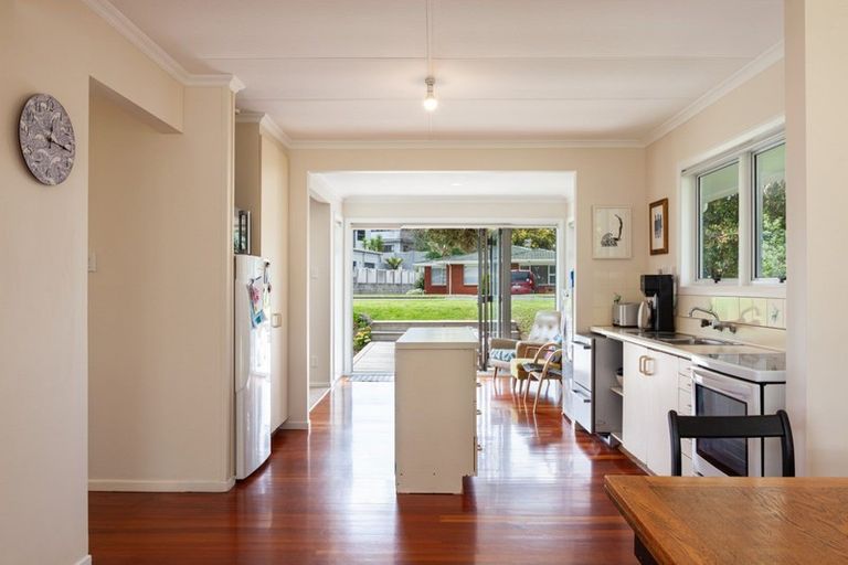 Photo of property in 8 Pitau Road, Mount Maunganui, 3116