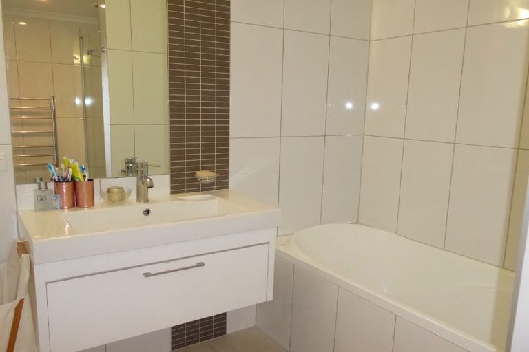 Photo of property in Bellagio Apartments, 4d/39 Taranaki Street, Te Aro, Wellington, 6011