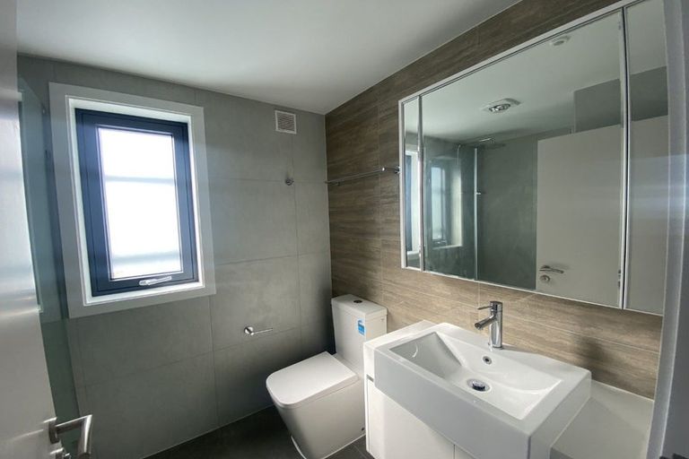 Photo of property in 42 Farranfore Road, Opaheke, 2113