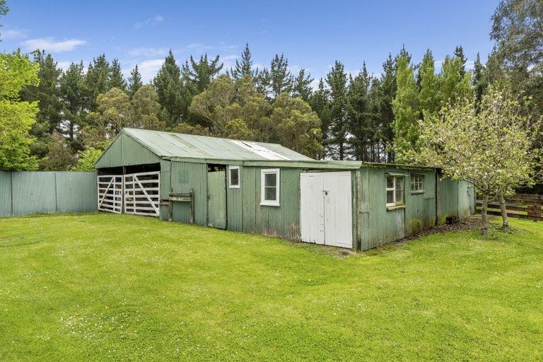 Photo of property in 646 No 2 Line, Fordell, 4572