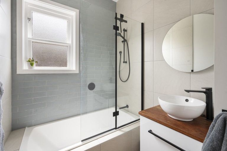 Photo of property in 85 Latham Street, Marewa, Napier, 4110