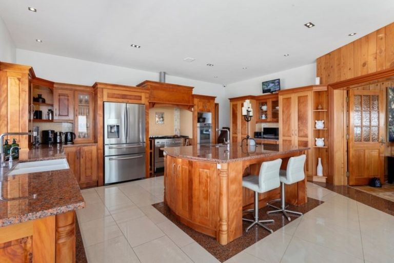 Photo of property in 200 Paparoa Road, Wainui, Opotiki, 3198