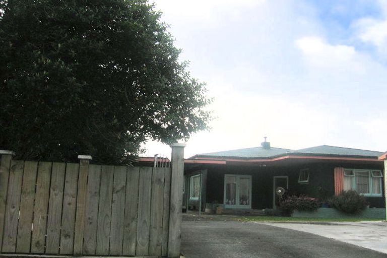Photo of property in 19 Hollows Crescent, Takaro, Palmerston North, 4412