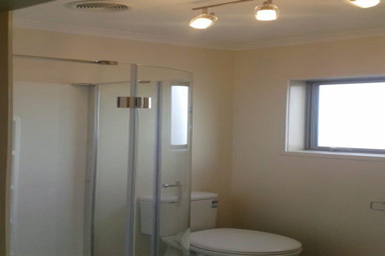 Photo of property in 37 Hibiscus Coast Highway, Silverdale, 0932