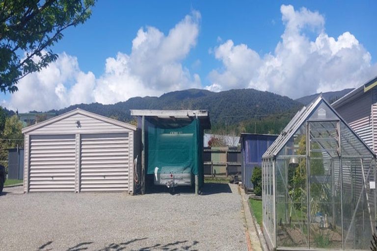 Photo of property in 23 Tramway Street, Ross, 7812