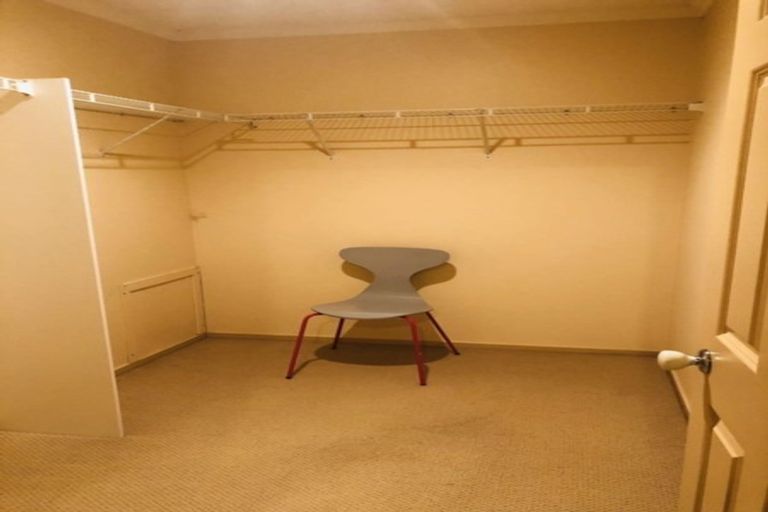 Photo of property in 17a Lesa Annis Place, Henderson, Auckland, 0612