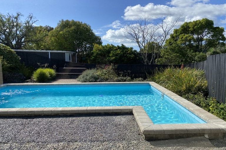 Photo of property in 19 Tauroa Road, Havelock North, 4130