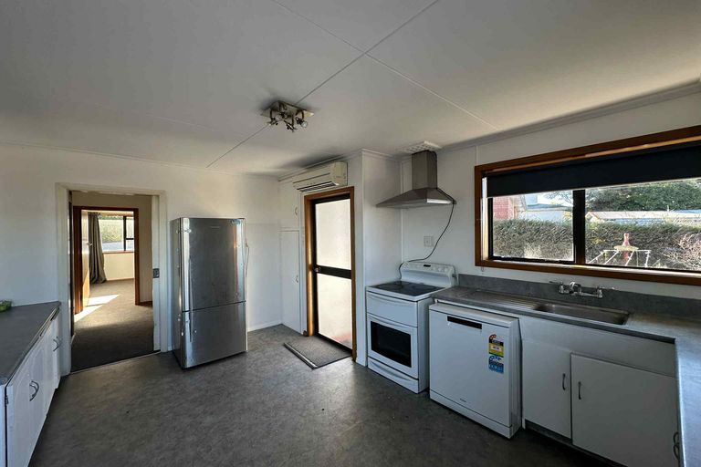 Photo of property in 6 Stephen Street, Halfway Bush, Dunedin, 9010
