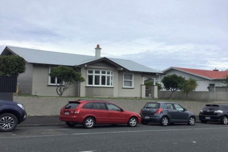 Photo of property in 14 Mangorei Road, Strandon, New Plymouth, 4312
